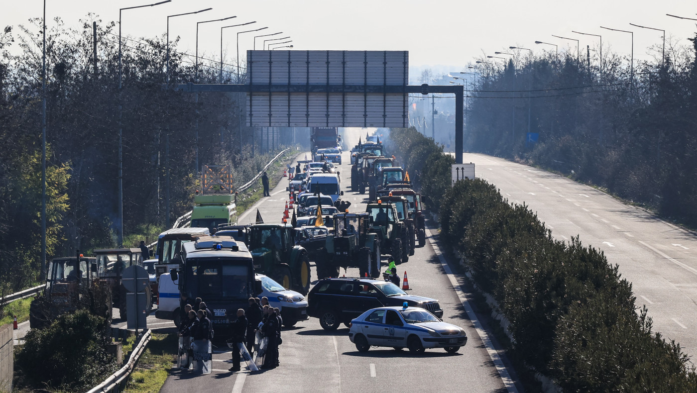 Καρδίτσα: Επεισόδια και δακρυγόνα μεταξύ αγροτών και ΕΛΑΣ