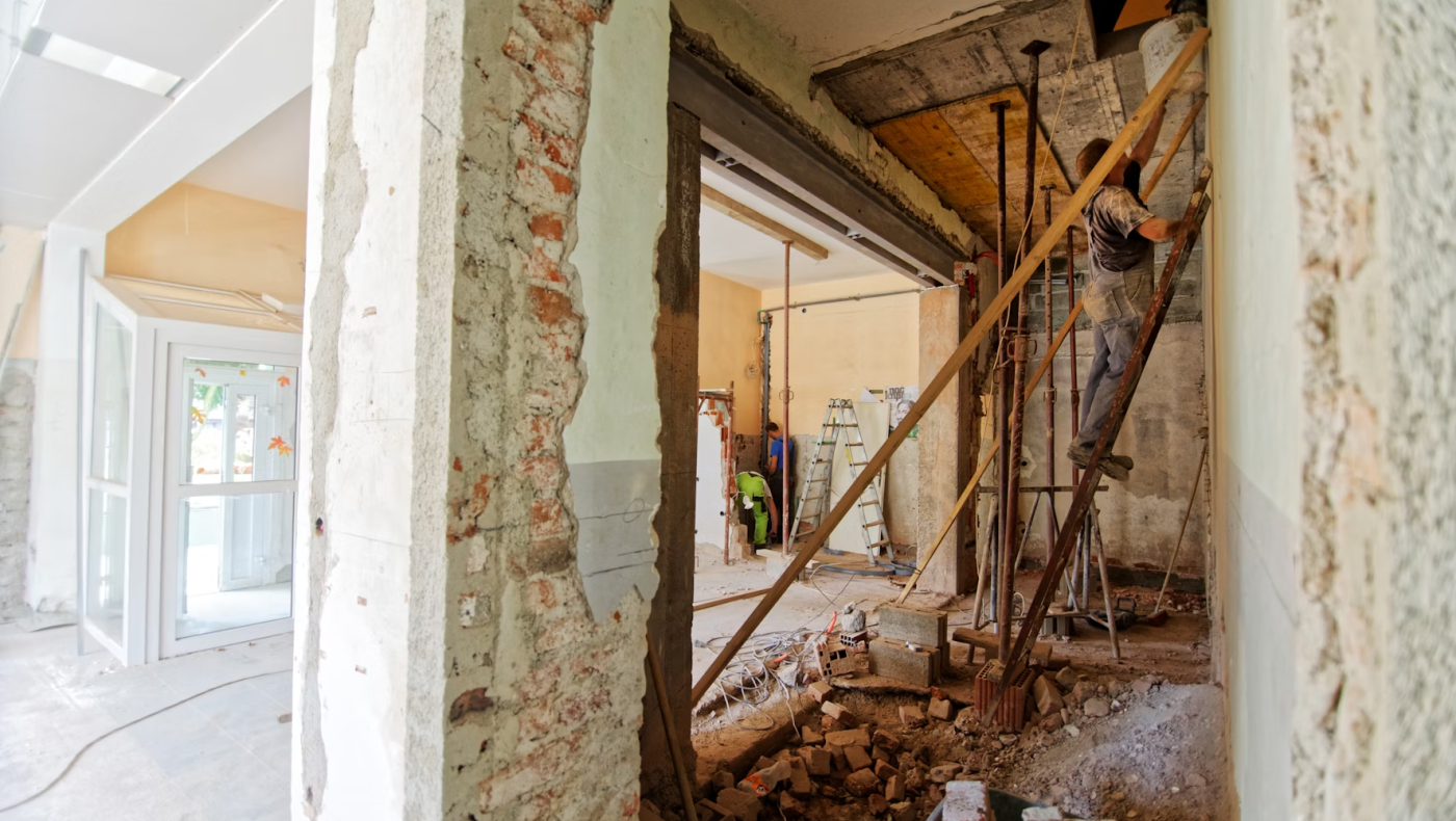 Τα πάνω-κάτω με την «ψαλίδα» στη φοροαπαλλαγή για τις ανακαινίσεις ακινήτων