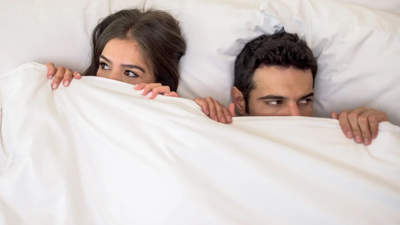 Πόσοι νιώθουν άνετα όταν απελευθερώνουν αέριους «δαίμονες» μπροστά στο σύντροφο;