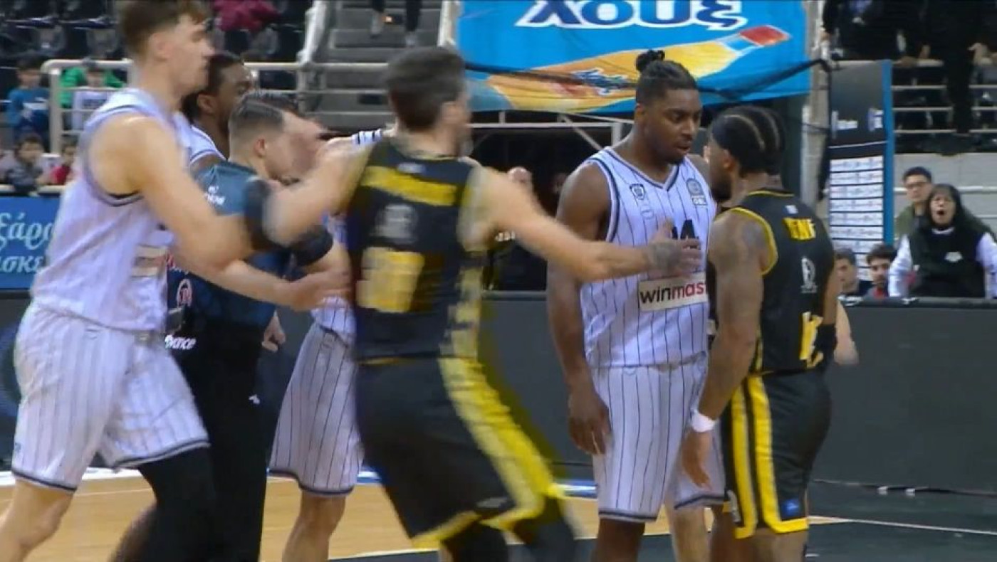 ΒΙΝΤΕΟ: Η μεγάλη ένταση στο ΠΑΟΚ-Μαρούσι