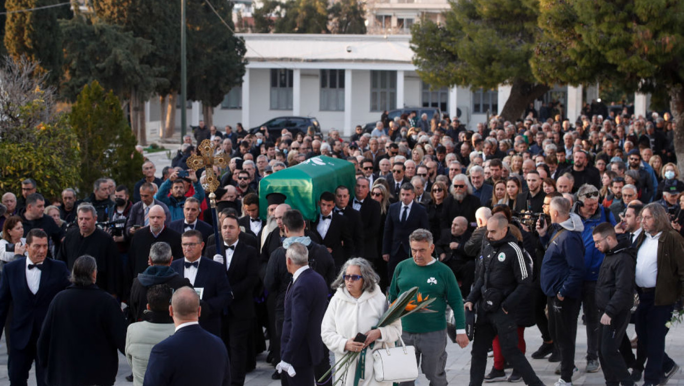 Μίμης Δομάζος: Το τελευταίο αντίο στον «Στρατηγό» με τον ύμνο του Παναθηναϊκού