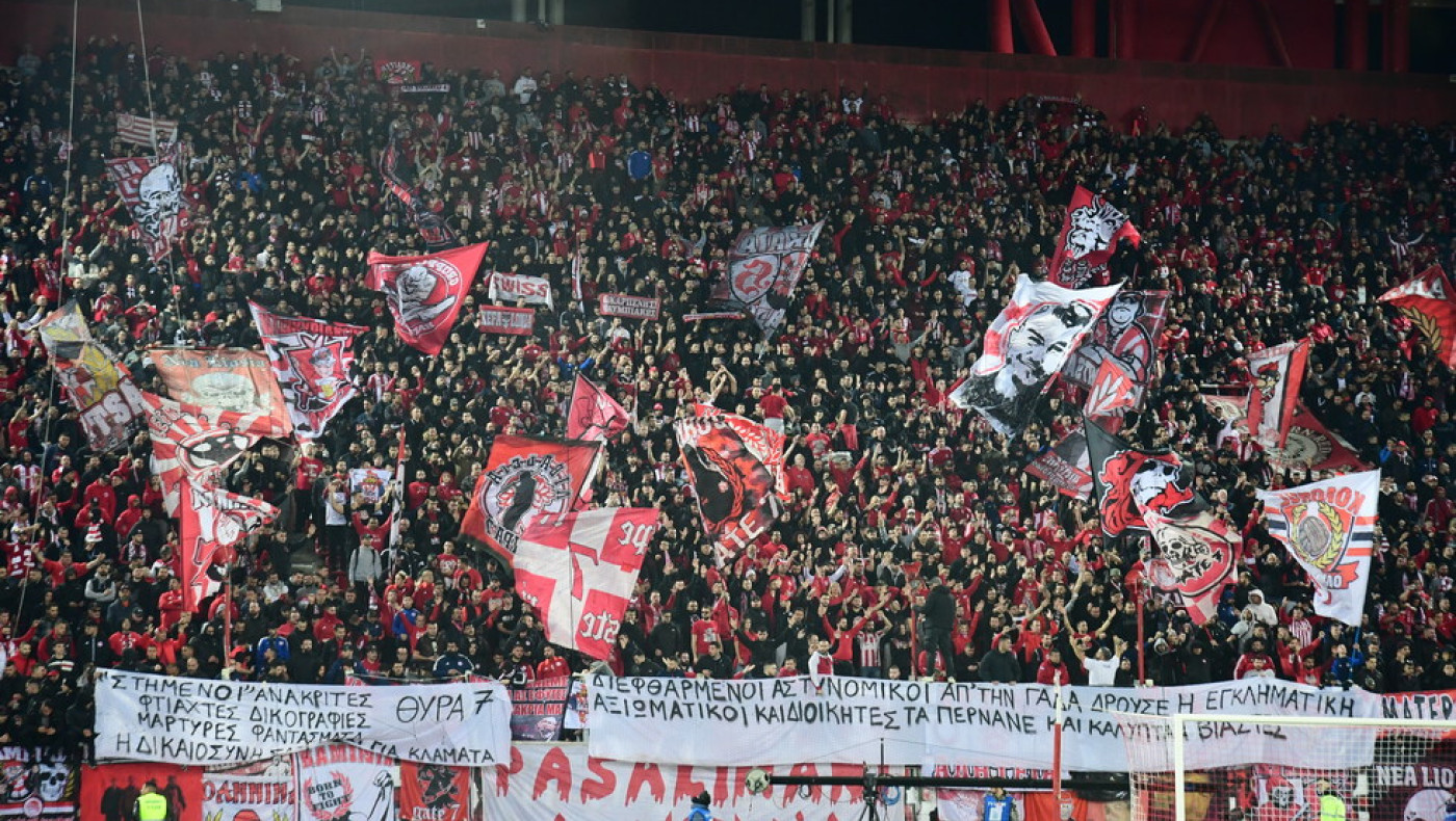 ΔΕΑΒ: Καλεί σε απολογία τον Ολυμπιακό για το πανό στο ντέρμπι με τον Παναθηναϊκό