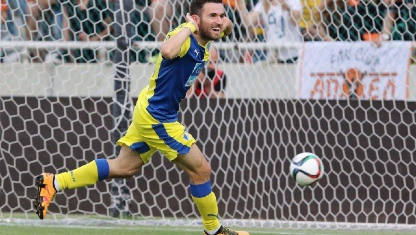 Ο Γιαννιώτας στέλνει στα... αστέρια τον ΑΠΟΕΛ! (video)