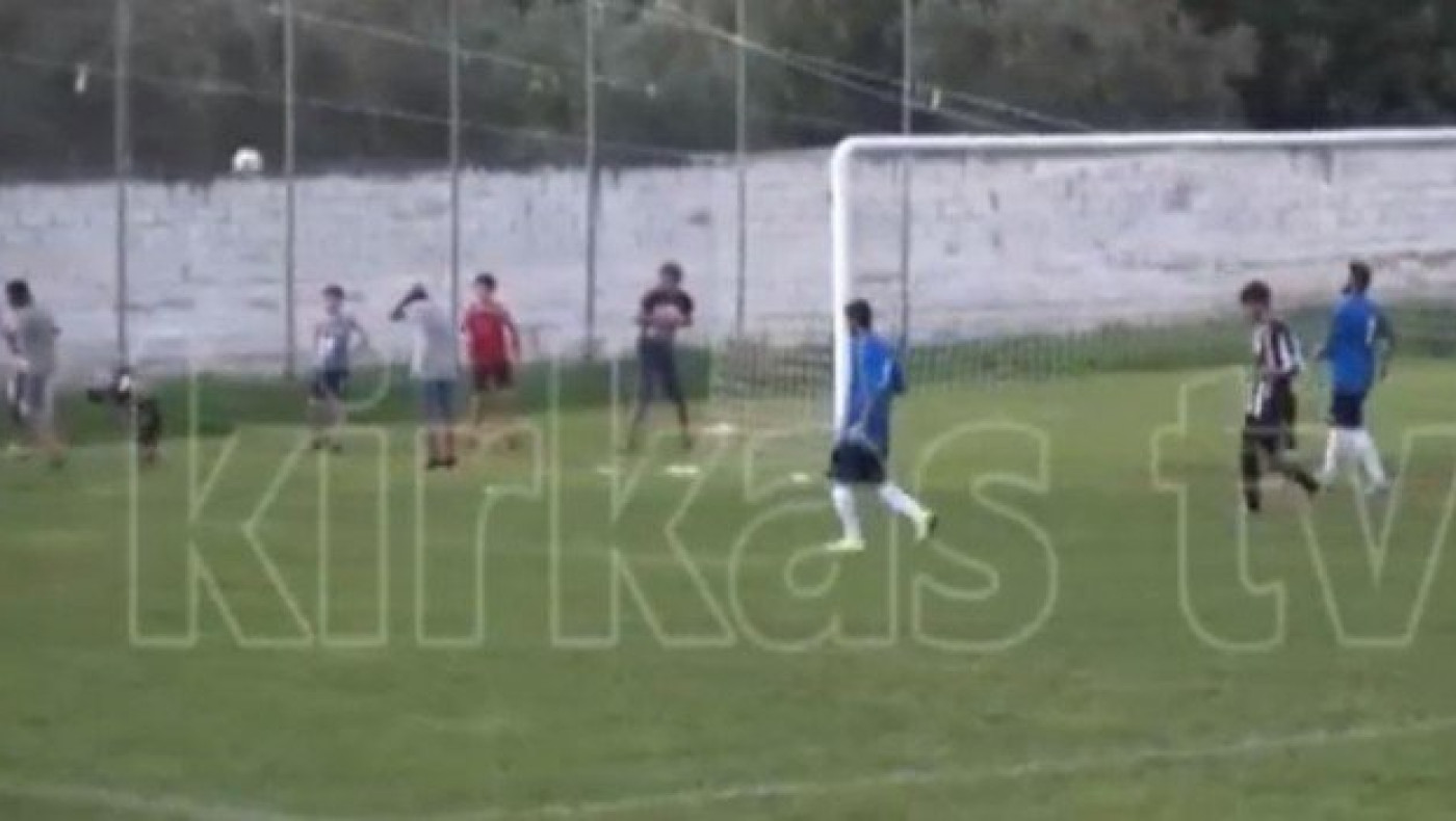 Σέντρα... «διαβήτης» γκρεμίζει άτυχο πιτσιρίκο (video)