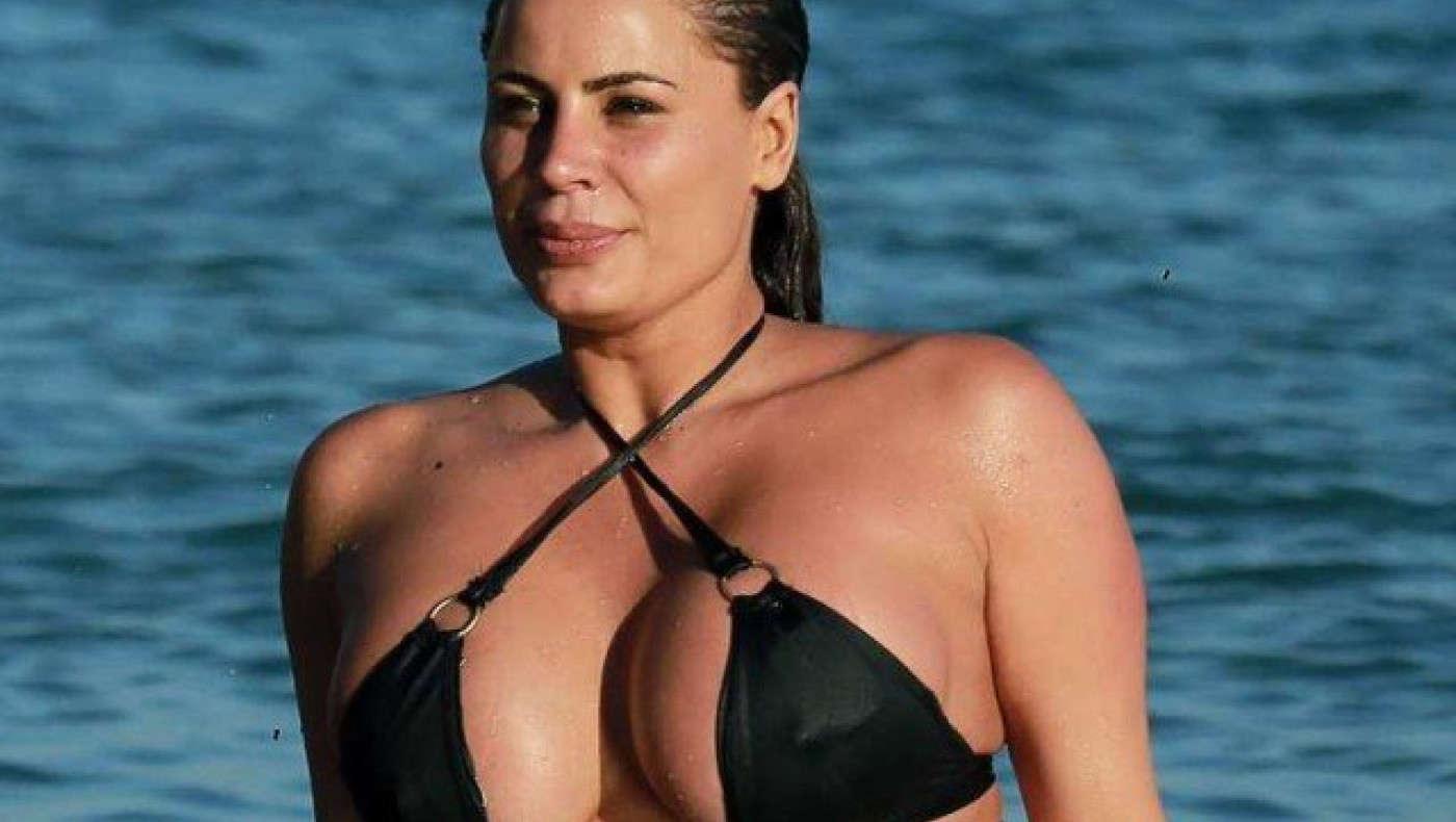 Lexy    Stevens:      «Είμαι...   παρθένα»   (video)