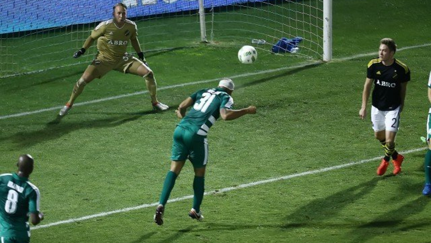 Δείτε πως «κάρφωσε» την ΑΪΚ ο Μολέδο        (video)