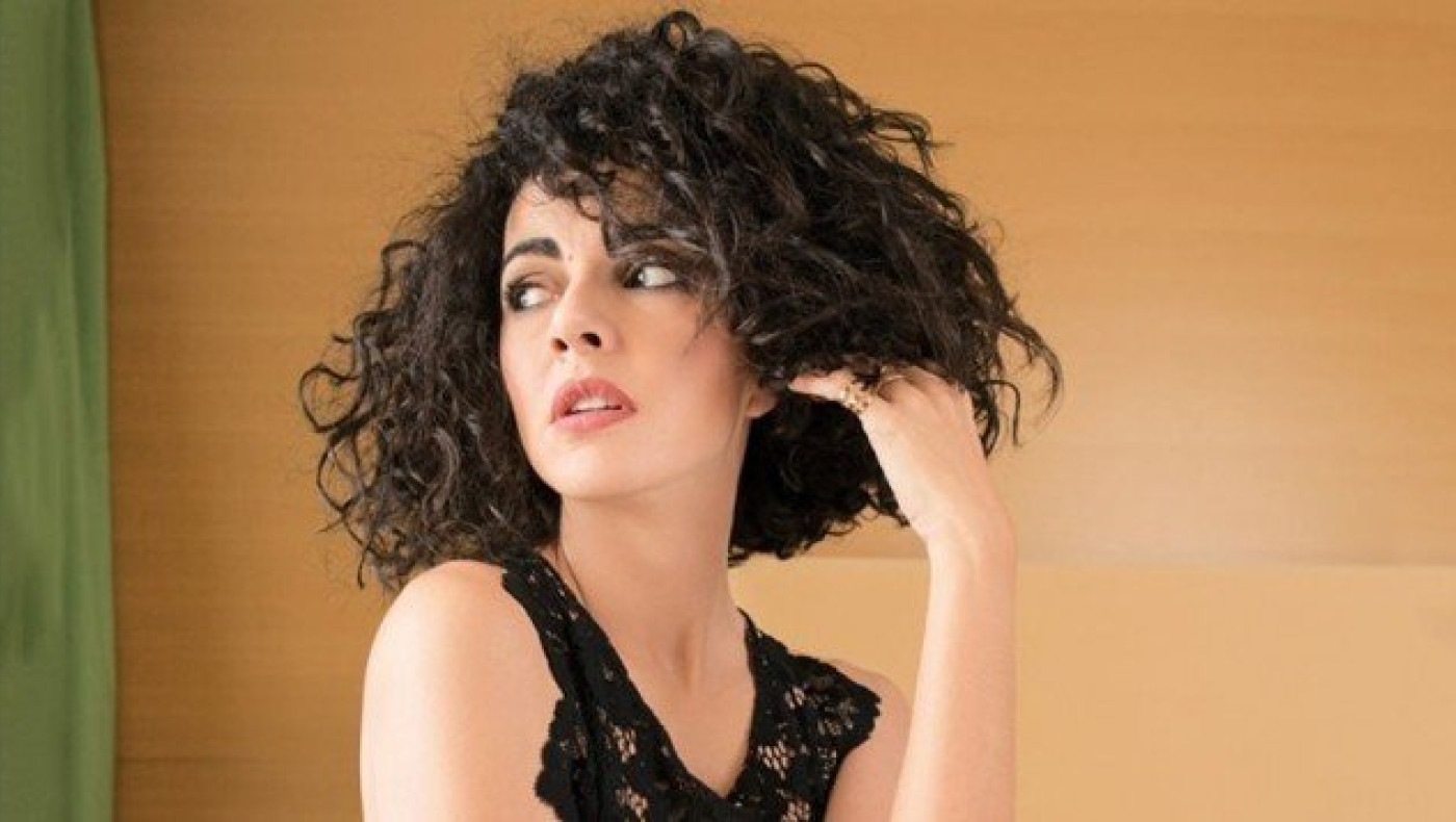 Η Μαρία Σολωμού                   γυμνόστηθη (pics)