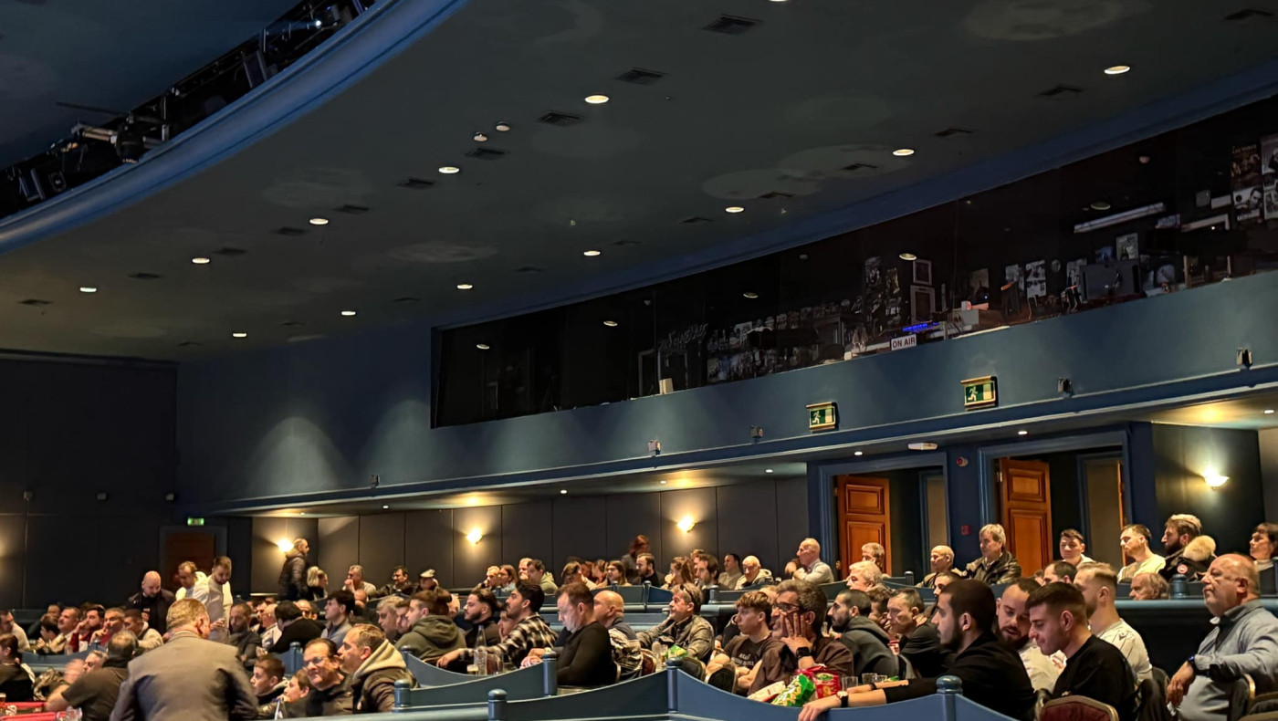 Η ασπρόμαυρη κερκίδα του Regency Casino Thessaloniki