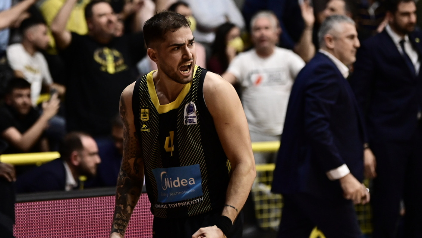 Ο Τολιόπουλος έγραψε ιστορία με τρίποντα, πόντους, ασίστ και βολές