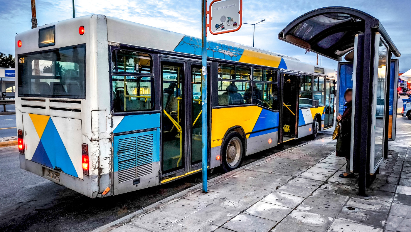 Γρονθοκόπησε γυναίκα οδηγό επειδή έκανε... τη δουλειά της!