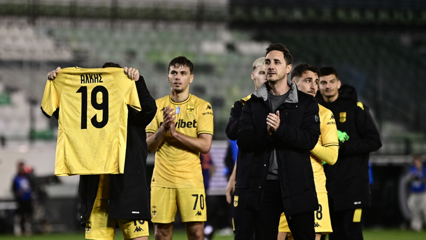 Ρίγη συγκίνησης στη Λεωφόρο: Οι παίκτες του Άρη αφιέρωσαν τη νίκη στον Άλκη