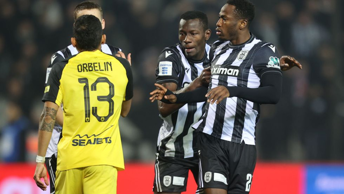 «Πέταξε» το πρώτο ημίχρονο και στη συνέχεια έκανε ήρωα τον Στρακόσα!