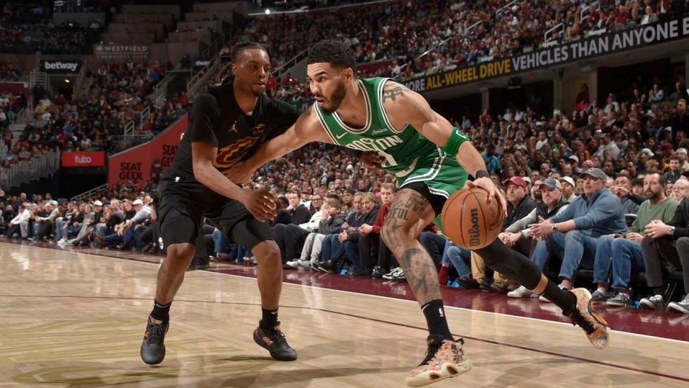 Δίχως την προστατευτική μπότα ο Τέιτουμ, πάει καλά η αποθεραπεία