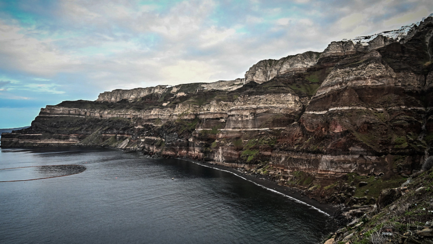 Σαντορίνη: Δεήσεις και λιτανείες για να σταματήσουν οι σεισμοί