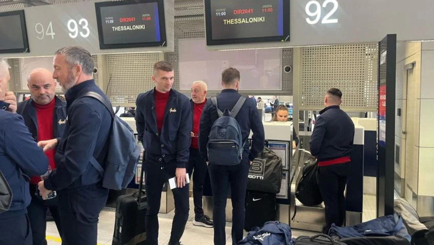 Η FCSB πέταξε για Θεσσαλονίκη με Μικουλέσκου και Ετζούμα