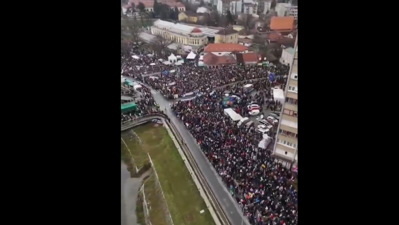 Σερβία: Συμβολικός αποκλεισμός του Κραγκούγεβατς - Ξεχειλίζει η οργή των φοιτητών