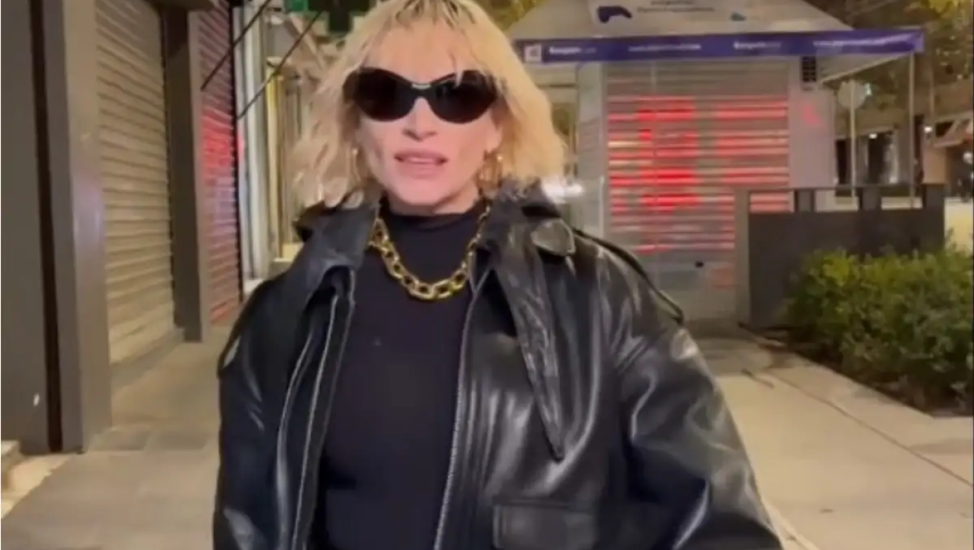 Ελεωνόρα Ζουγανέλη: Άκουσε τα εξ αμάξης για το «Μόνη κομπλέ» - «Φουλ κριντζ»