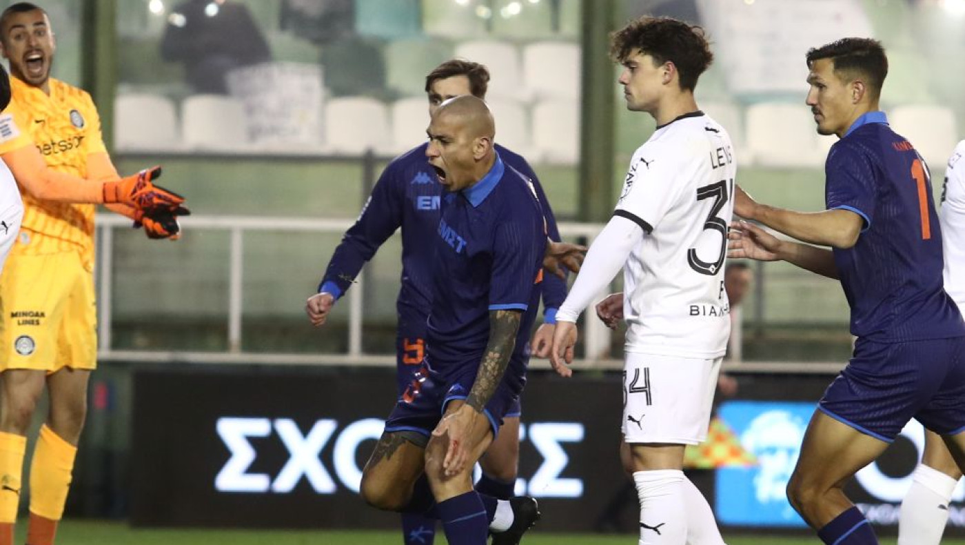 Athens Kallithea-ΟΦΗ: Μείωσαν με Μεγιάδο οι γηπεδούχοι