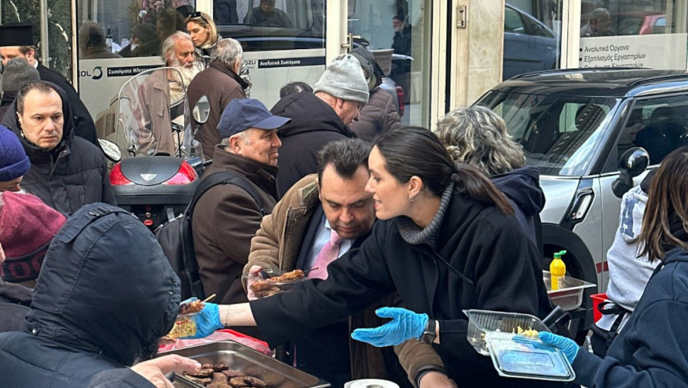 Η Νεφέλη Χατζηιωαννίδου δίπλα στους συμπολίτες μας την Τσικνοπέμπτη