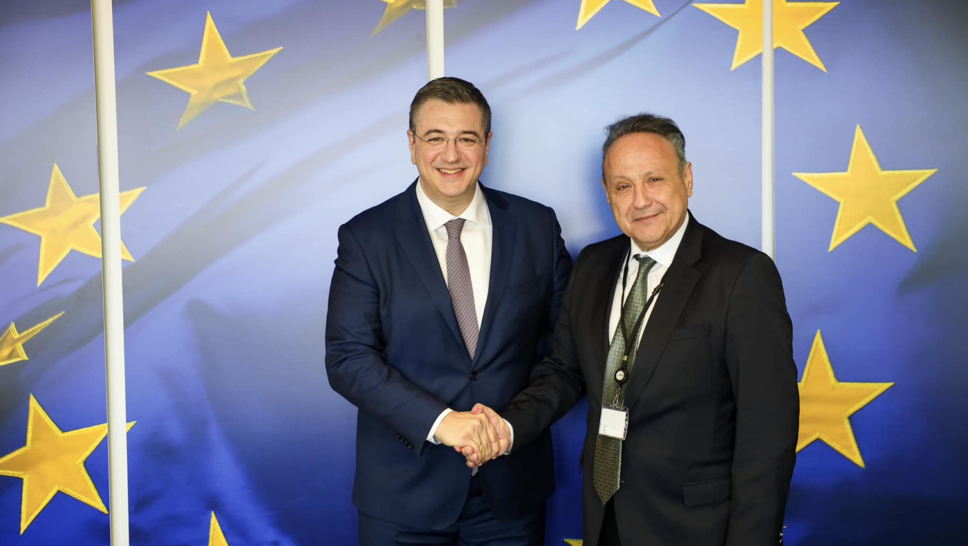 Συνάντηση Τζιτζικώστα-Αγγελούδη στις Βρυξέλλες: Αεροδρόμιο και ΚΤΕΛ στην ατζέντα