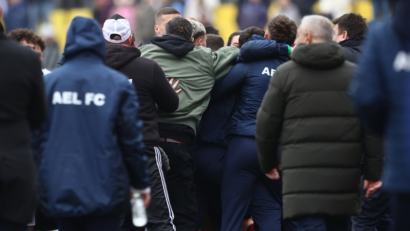 Ηρακλής-ΑΕΛ: Συνελήφθη 52χρονος για ρίψη κροτίδας στον πάγκο της θεσσαλικής ομάδας