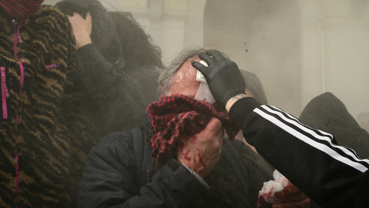 Τέμπη: Σε ποιον ανήκει η ματωμένη μηχανή από τα επεισόδια στο Σύνταγμα