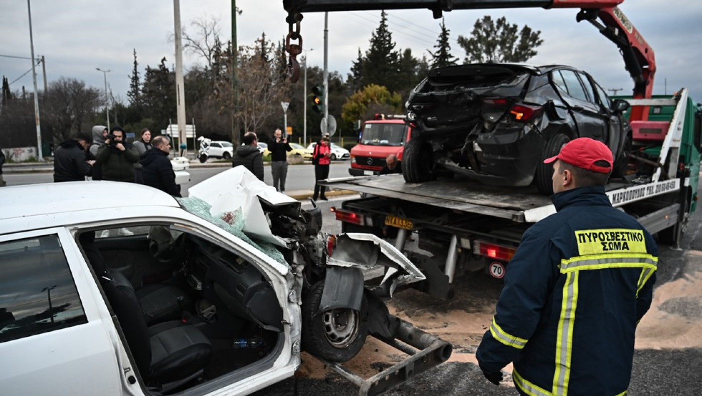 Δύο νεκροί και τέσσερις τραυματίες σε καραμπόλα στην Κατεχάκη