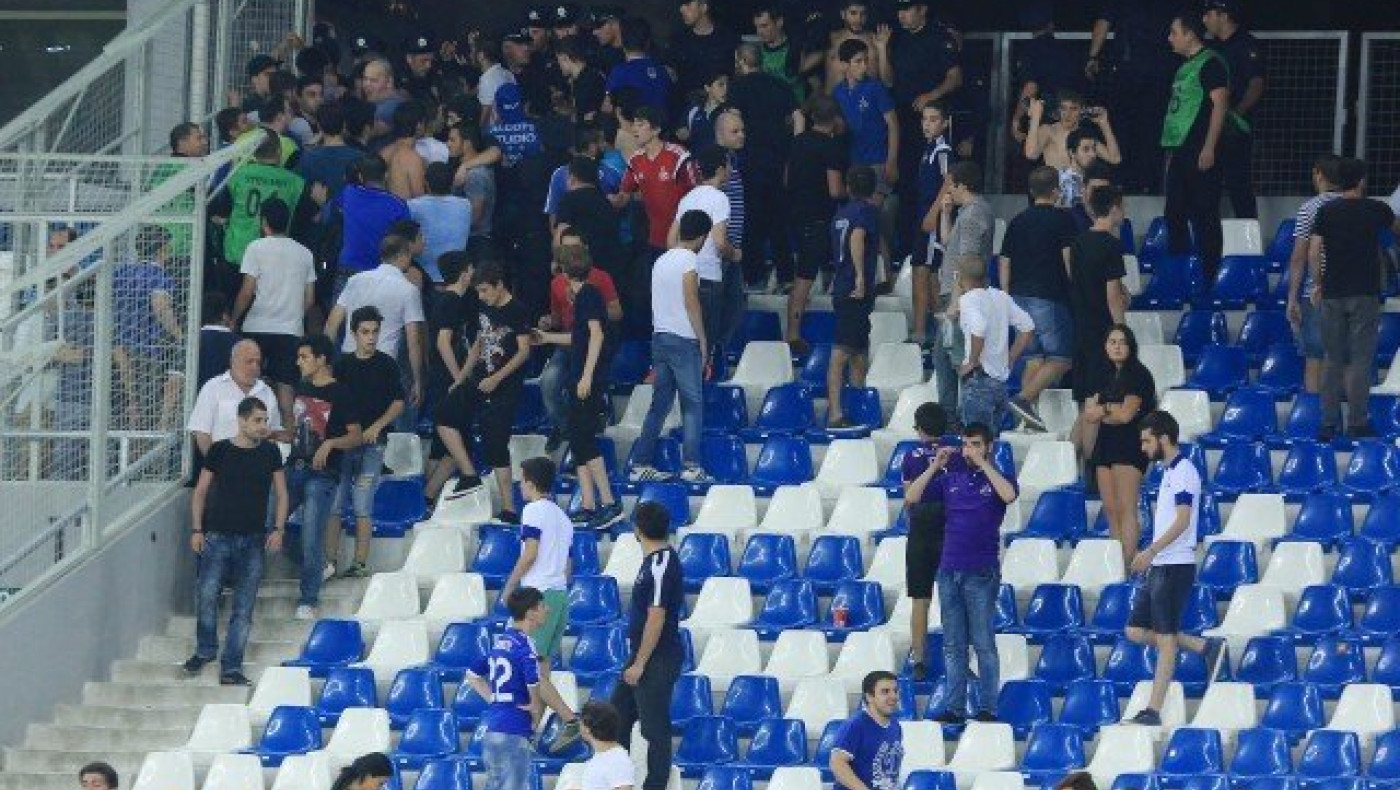 Η φωτογραφία του αγώνα με τον απίστευτο οπαδό της Ντιναμό (Pic)