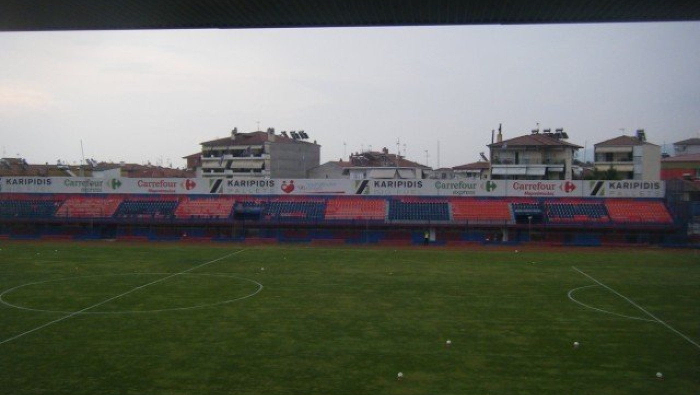 Απόρησαν     οι παίκτες      με τον αγωνιστικό χώρο!