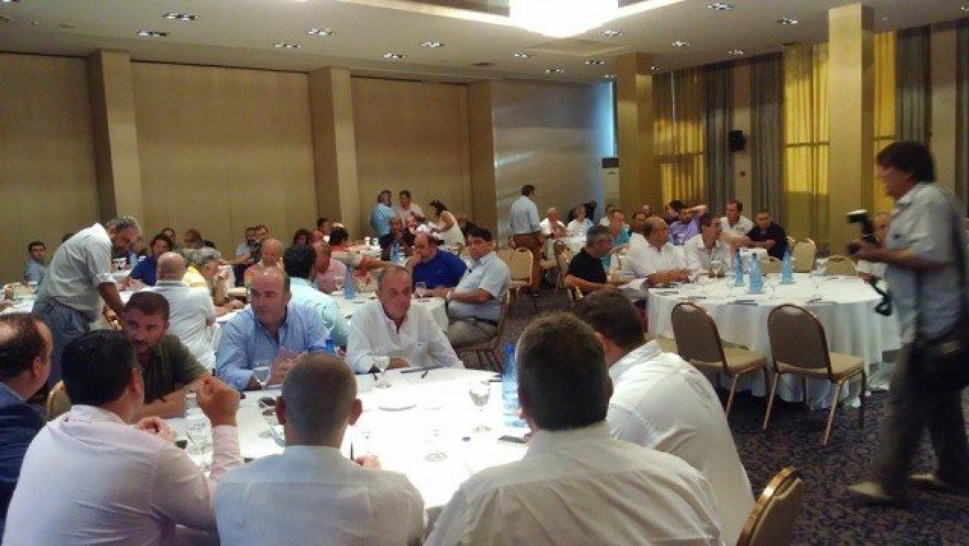 Πηγαδάκια πριν από την σύσκεψη των Ενώσεων στο Μακεδονία Παλλάς (vids)