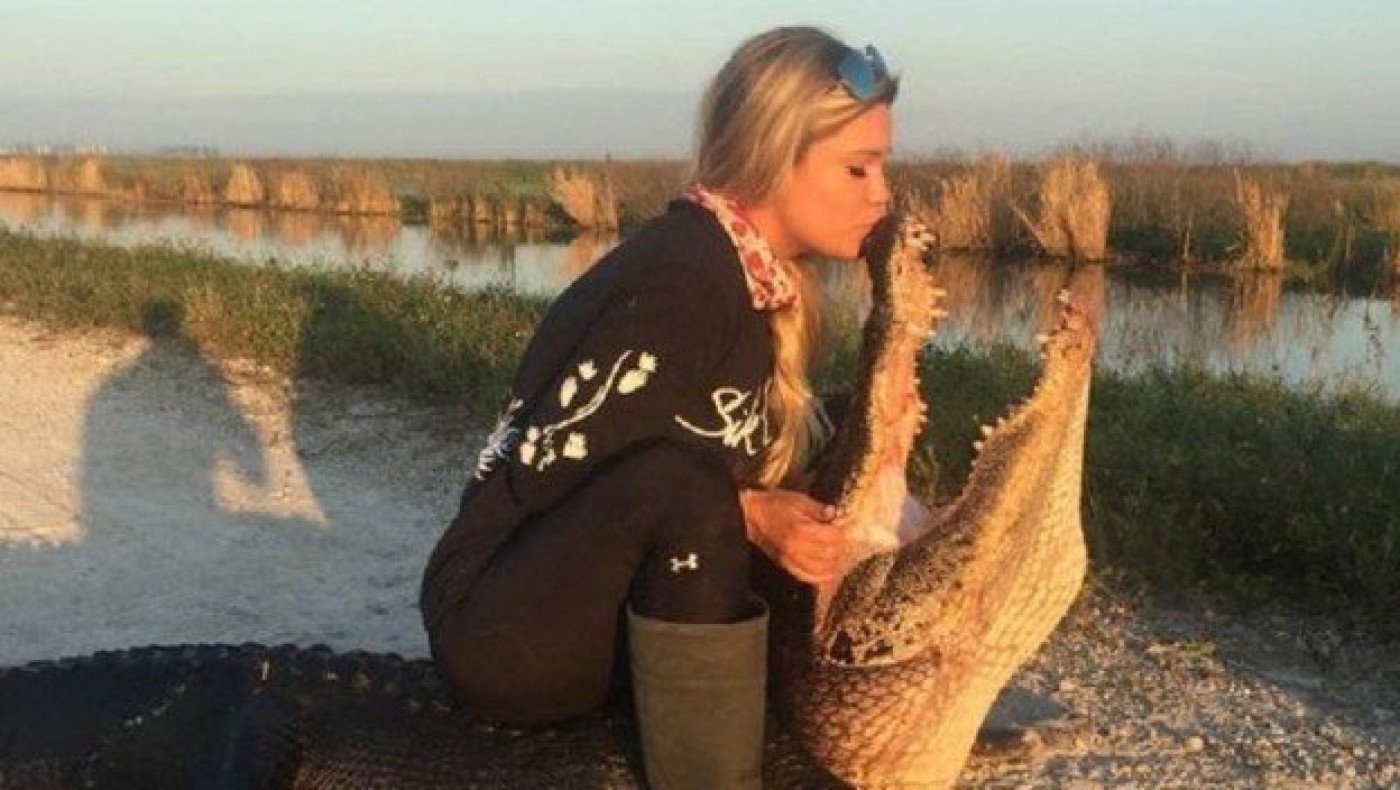 Η Κέιλα Γκάρβεϊ ασχολείται... μόνο με κροκόδειλους! (pics)