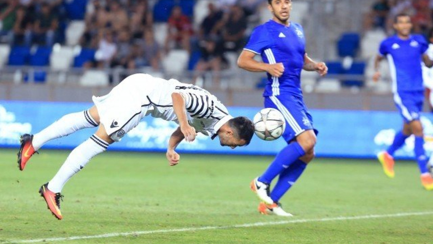 Σίγουρη πρόκριση                    με χαμηλή πτήση