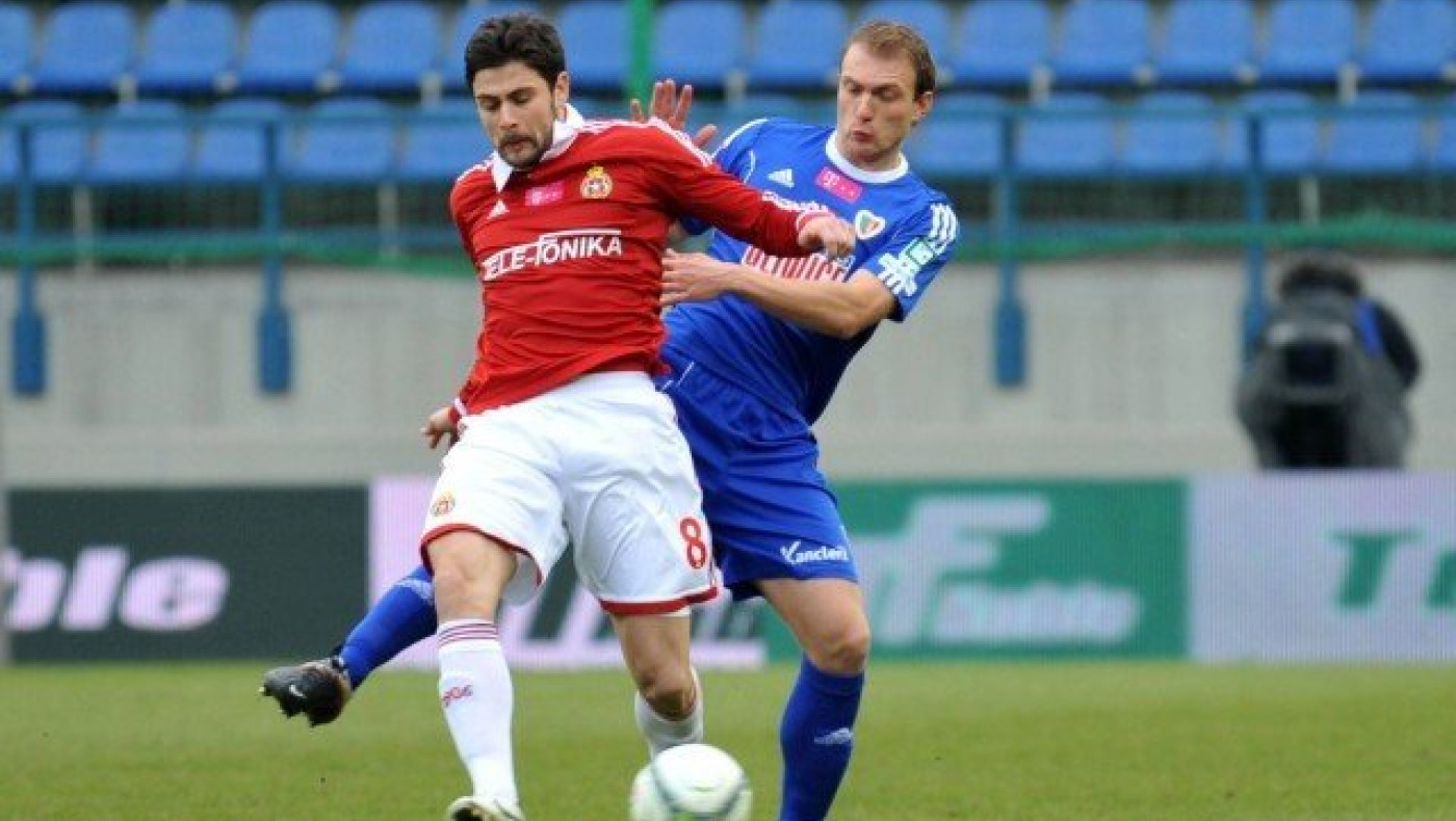 Εξετάζει   την      περίπτωση     Γκένκοφ   ο   Αρης