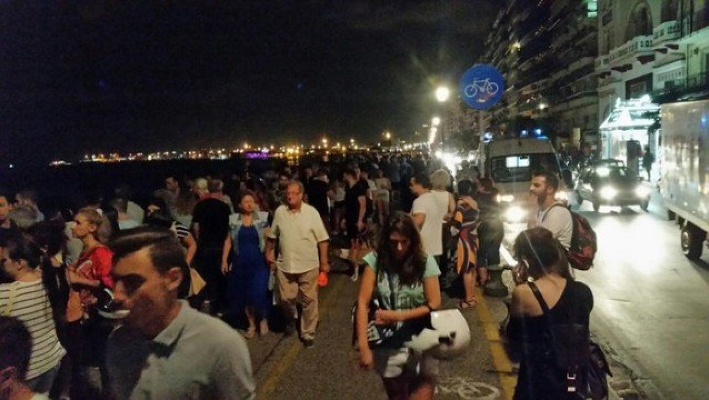 AΠΙΣΤΕΥΤΟ: Χάθηκαν στο Θερμαϊκό για να σώσουν σκυλί