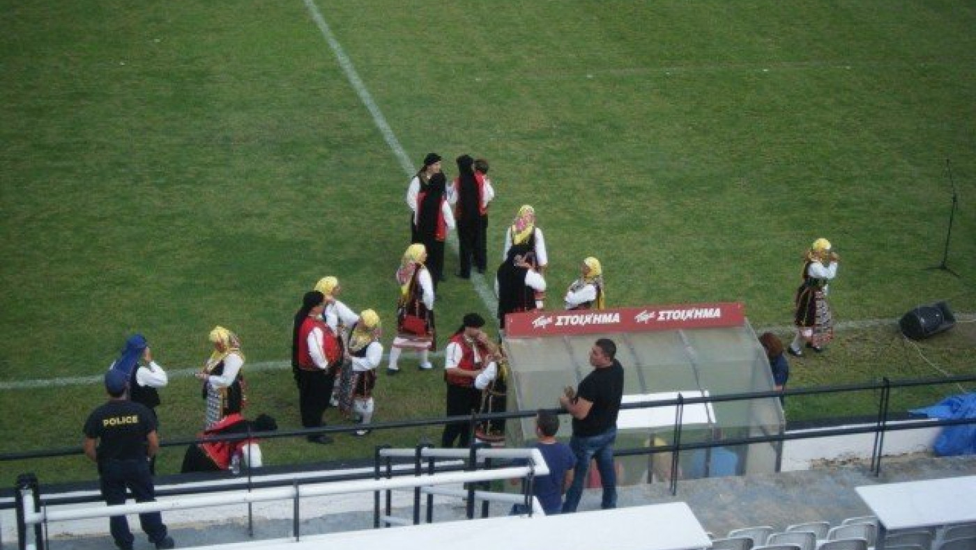 Από νωρίς οι πρόβες     των χορευτικών συγκροτημάτων