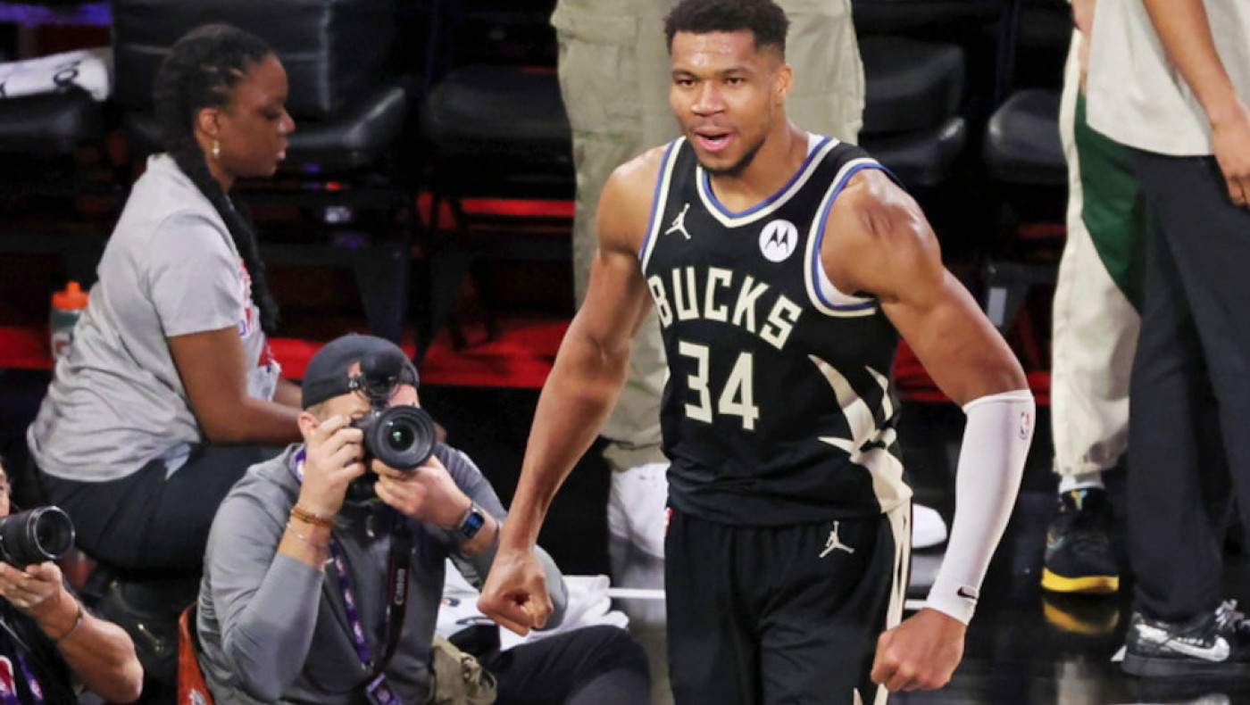 Αινιγματική ανάρτηση Αντετοκούνμπο: «Δώδεκα χρόνια και ακόμη παλεύω»