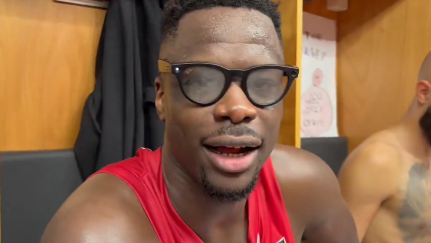 Μεγάλα κέφια στα «ερυθρόλευκα» αποδυτήρια: Καλημέρισε στα... ελληνικά ο Φαλ!