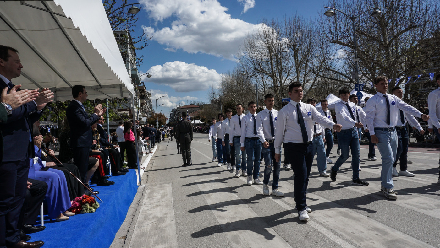 25η Μαρτίου: Με τι καιρό θα παρελάσουν οι μαθητές