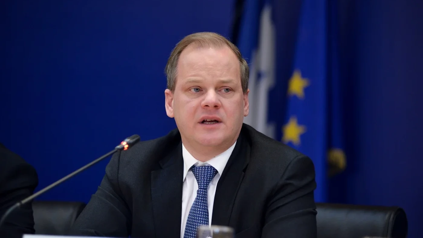 Τέμπη: Πρώτη μήνυση για τρία κακουργήματα κατά του Καραμανλή