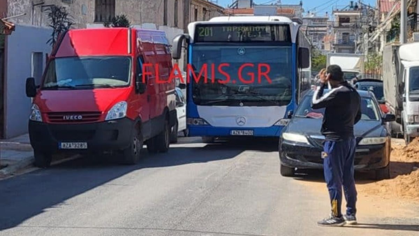 Πάτρα: Πήραν στα χέρια όχημα για να περάσει λεωφορείο!
