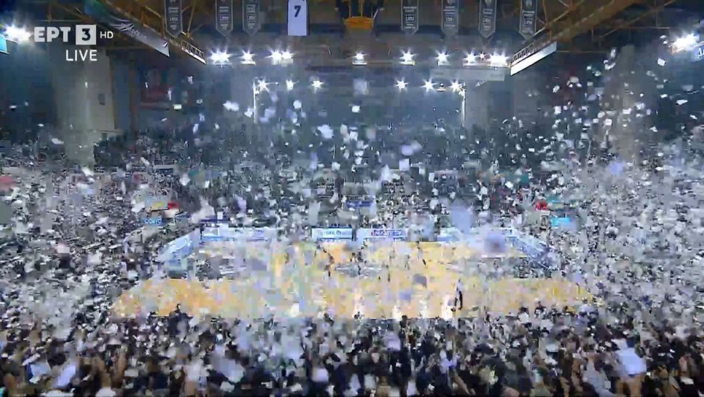 Η τρομερή ατμόσφαιρα των οπαδών του ΠΑΟΚ στον ημιτελικό με τη Σολέ