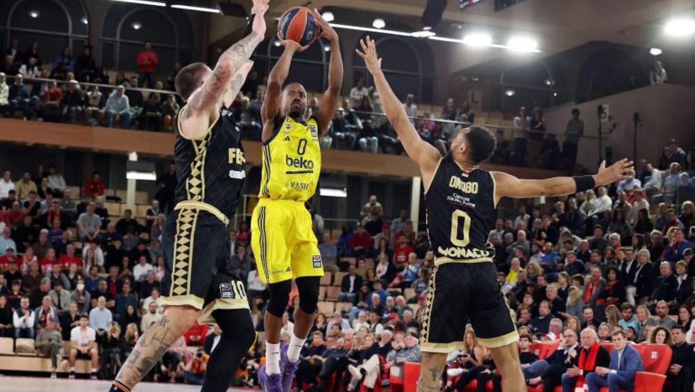 Πετρίδης: Η Φενέρ θέλει να ξεμπερδεύει