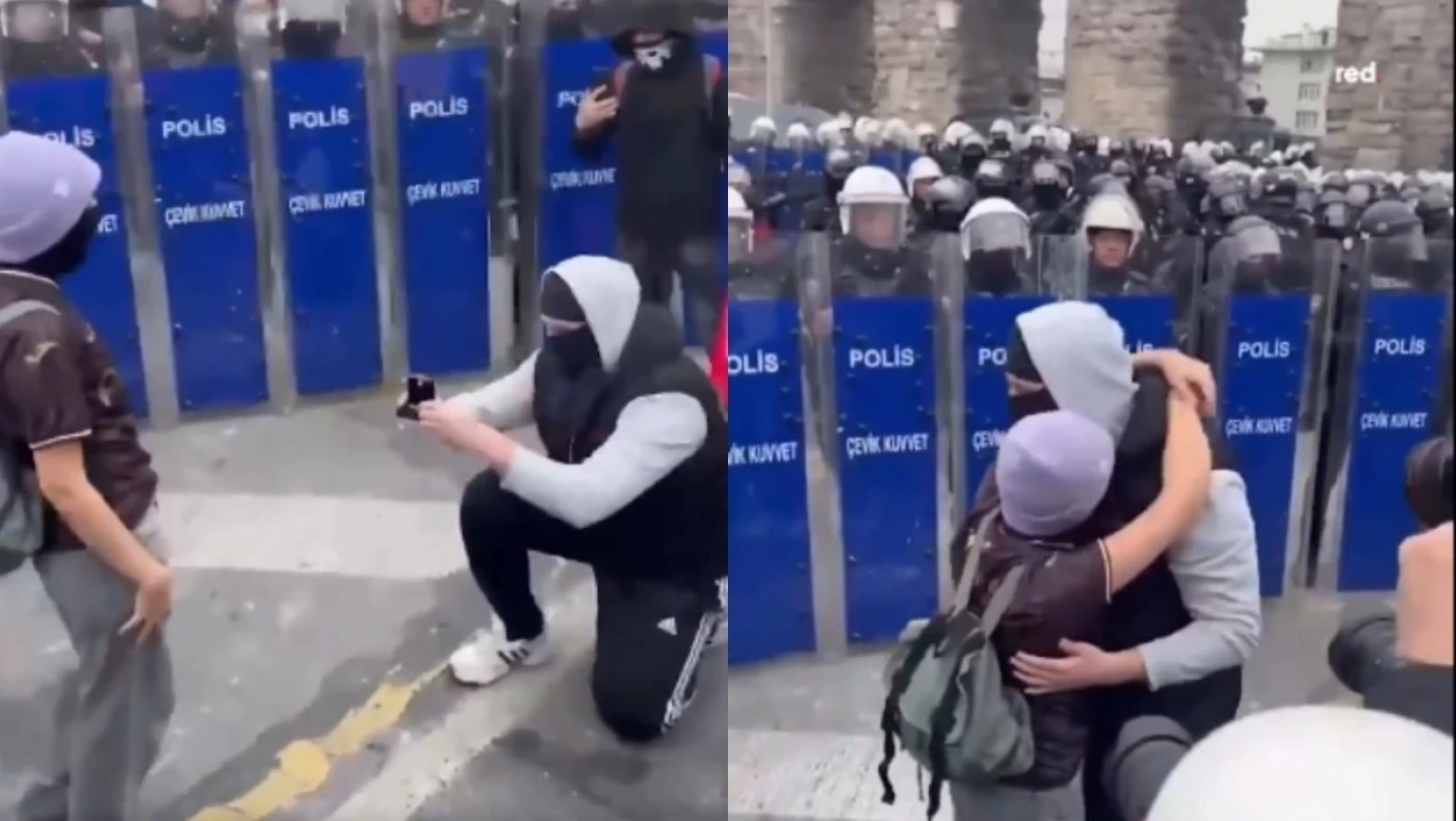 Διαδηλωτής έκανε πρόταση γάμου ﻿μπροστά στις ασπίδες των αστυνομικών