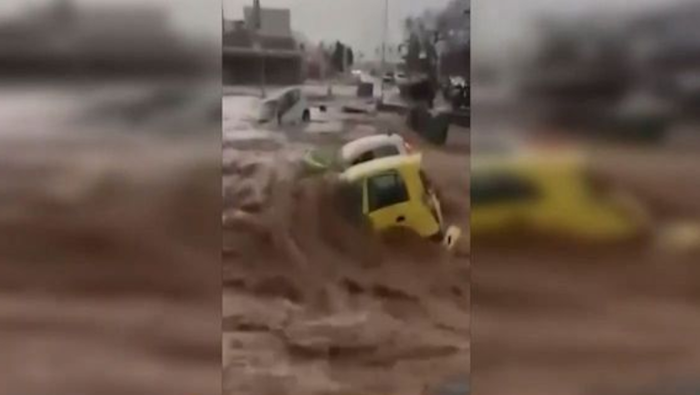 «Σφυροκοπά» το Αιγαίο η κακοκαιρία - Χείμαρροι σε Μύκονο, Πάρο και Σύρο