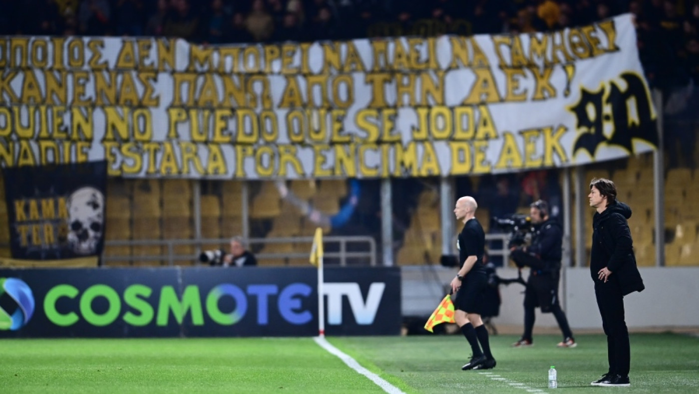 Το σκληρό μήνυμα των οπαδών της ΑΕΚ σε Αλμέιδα, παίκτες και διοίκηση