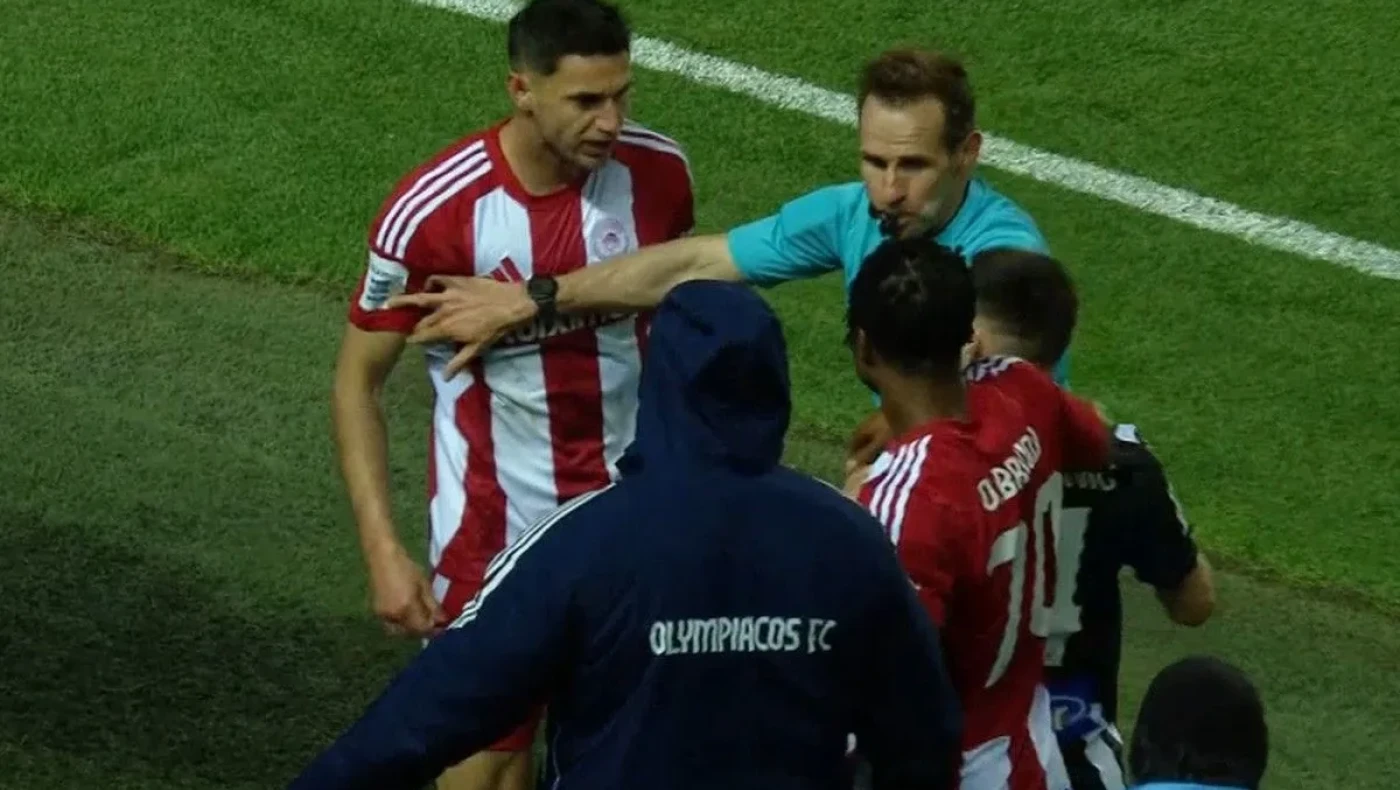 ΠΑΟΚ-Ολυμπιακός: «Αρπάχτηκαν» Γιάρεμτσουκ-Ζίβκοβιτς για... ball boy