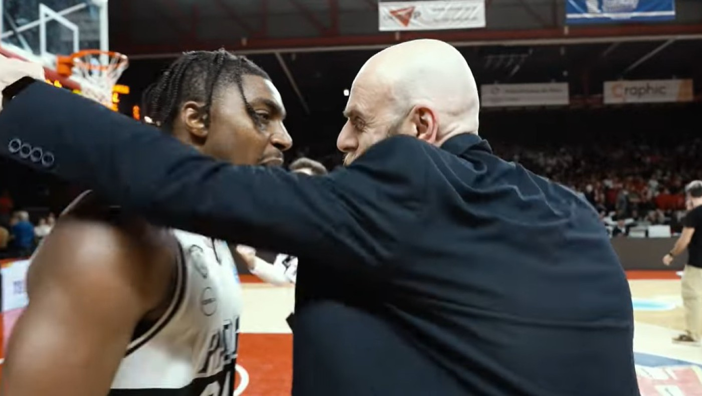 Μία ιστορική παρακάμερα: «ΠΑΟΚάρα είμαι χάλια τα 'χω παίξει!»