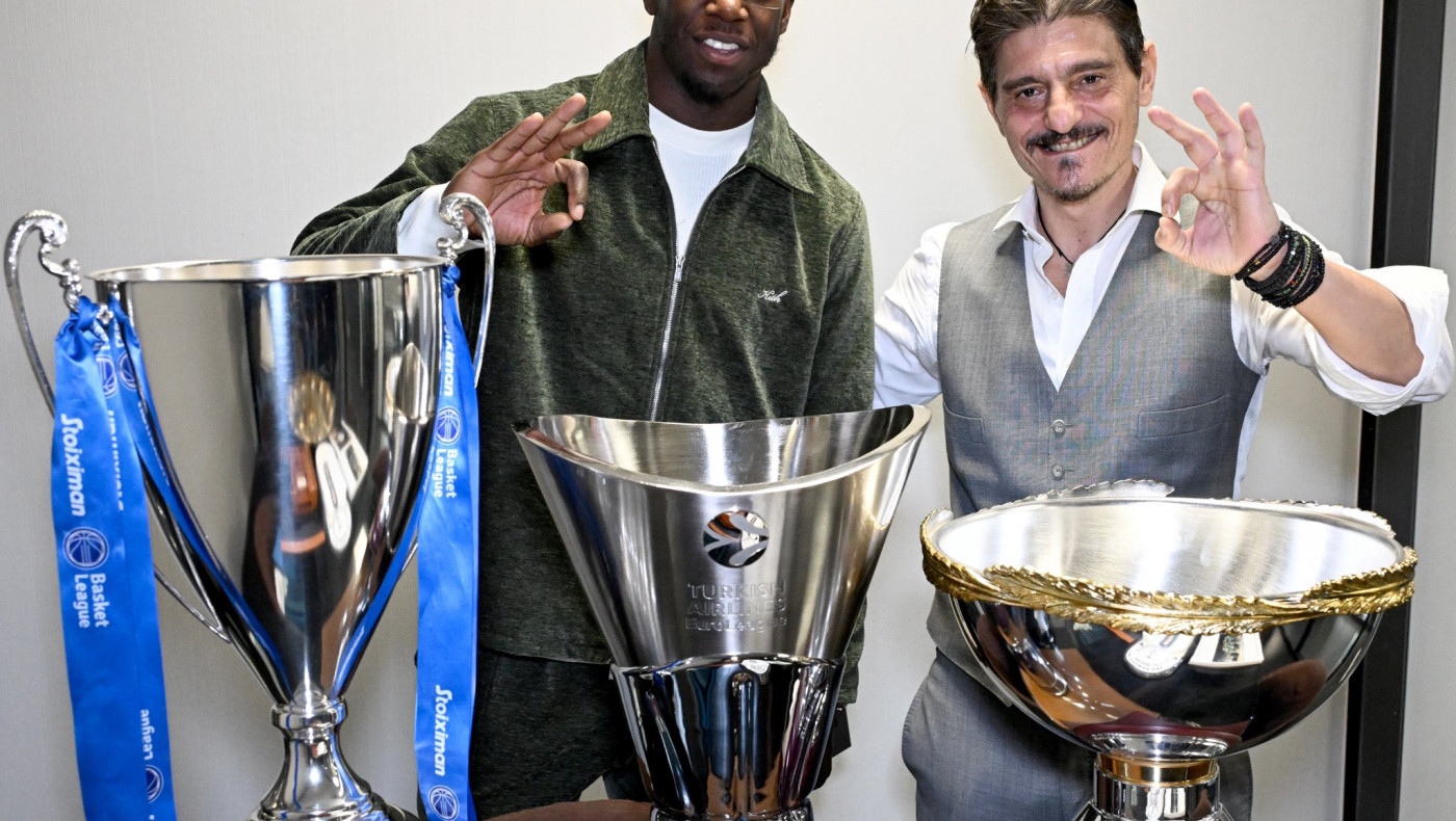 Κέντρικ Ναν: Παρέλαβε το βραβείο του MVP στην Ευρωλίγκα από τον Δημήτρη Γιαννακόπουλο (vid)