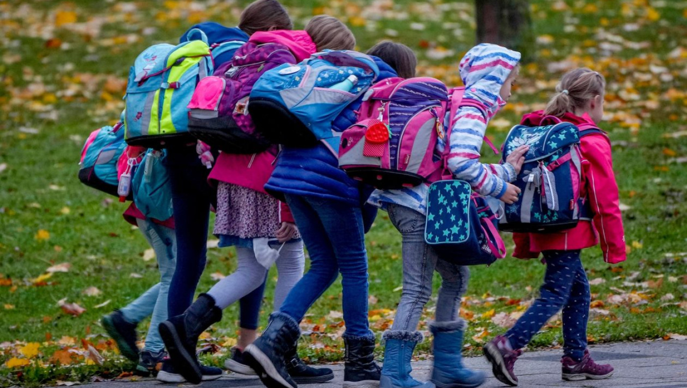 Έρευνα ΕΛΣΤΑΤ: Χιλιάδες παιδιά έως 15 ετών στερούνται βασικά αγαθά λόγω φτώχειας