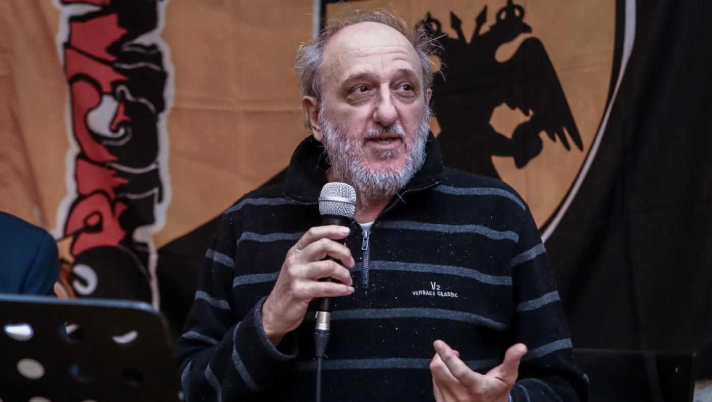 KAE AEK: Δίνει τιμητικά το πρώτο εισιτήριο του BCL F4 στον Δημήτρη Χατζηχρήστο